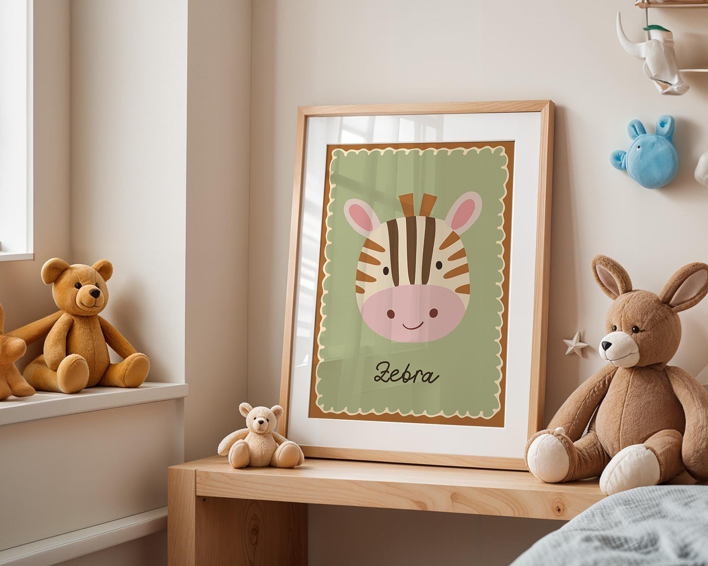 Poster Kinderzimmer Zebra · Niedliches Tiermotiv auf Grün · Safari Deko für Babyzimmer · Liebevoll illustriert · Dekoprint ohne Rahmen-3