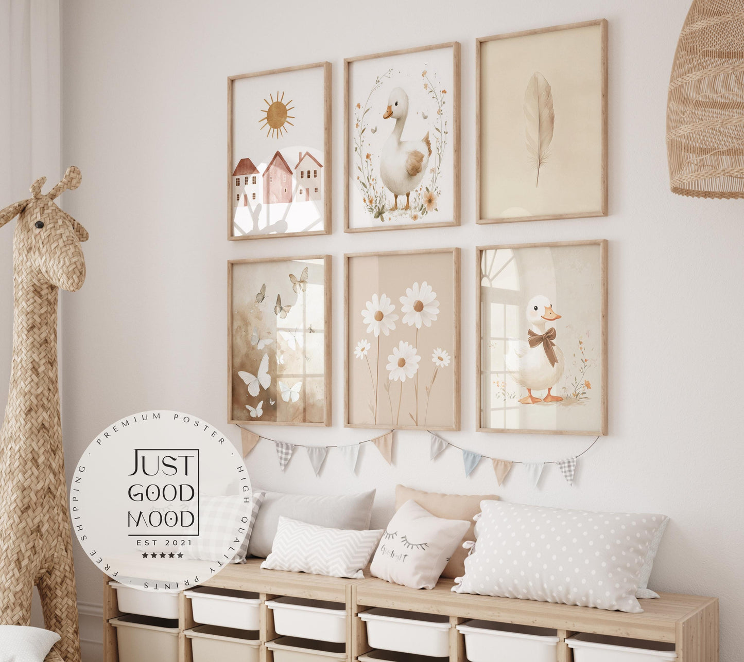 Boho Babyzimmer Poster · Niedliche Ente , Schmetterlinge, Gänseblümchen, Häuser & Sonne  Scandi Kinderzimmer Deko · Deko Print ohne Rahmen-1