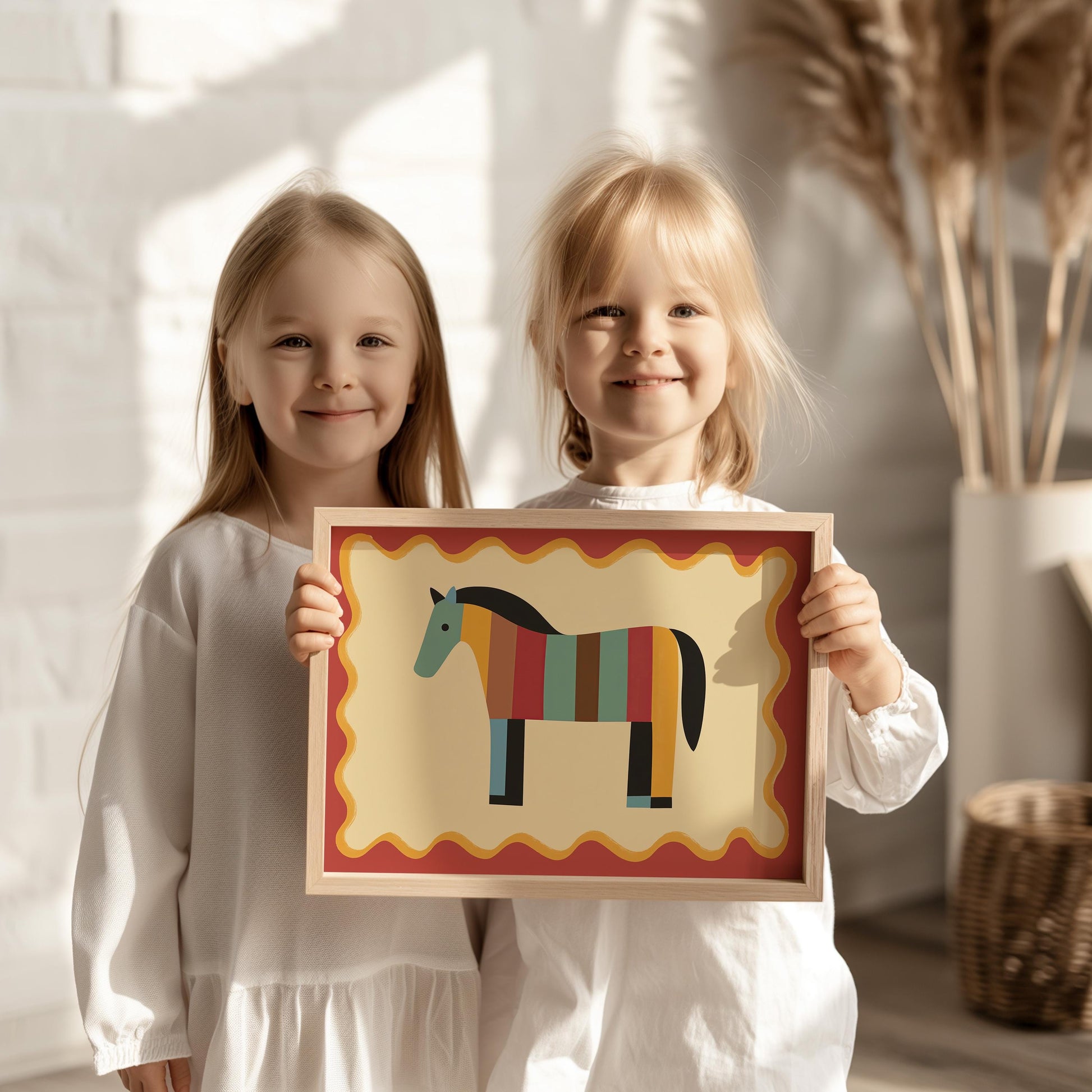 Poster Kinderzimmer Pferd · Bunt gestreiftes Pferd · Farbenfrohe Deko für Mädchen & Jungen · Fröhliches Tierposter Dekoprint ohne Rahmen-1