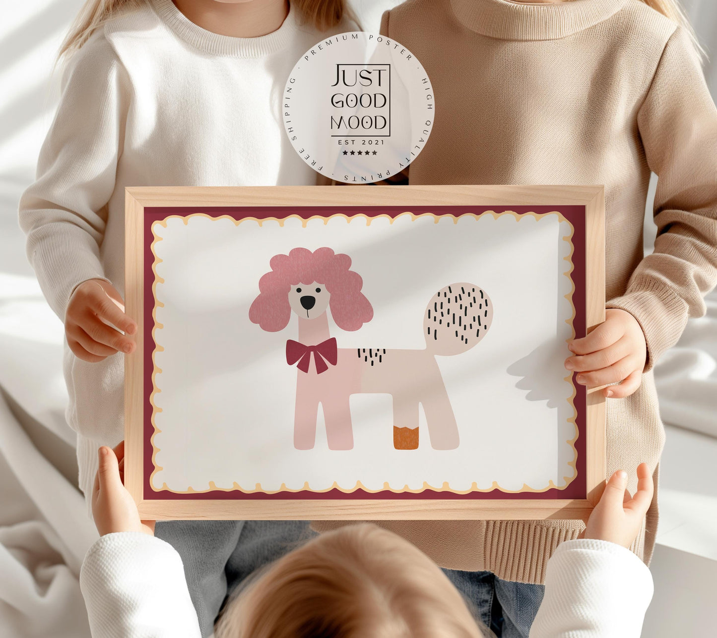 Poster Kinderzimmer Hund · Rosa Pudel mit Schleife · Verspieltes Tierposter im Retro Look · Liebevolle Deko für Kinder · Print ohne Rahmen-1